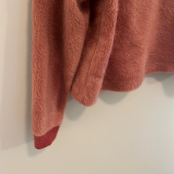 Fuzzy Pink Sweatshirt 💖 - Picture 5 of 7